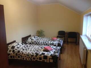 Гостевой дом Mukachevo Room to Rent Мукачево Двухместный номер с 2 отдельными кроватями и душем-6